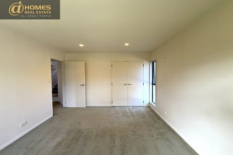 Photo of property in 5 Queen Natalie Place, Massey, Auckland, 0614
