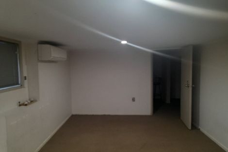 Photo of property in 557 Glenfield Road, Glenfield, Auckland, 0629