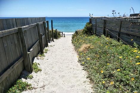 Photo of property in 597 Pukehina Parade, Pukehina, Te Puke, 3189