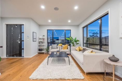 Photo of property in 22 Lewis Younie Road, Kumeu, 0810