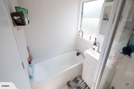 Photo of property in 15 Devonshire Road, Unsworth Heights, Auckland, 0632