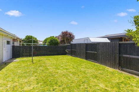 Photo of property in 2 Cypress Grove, Paraparaumu, 5032