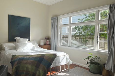 Photo of property in 9 Medway Street, Island Bay, Wellington, 6023