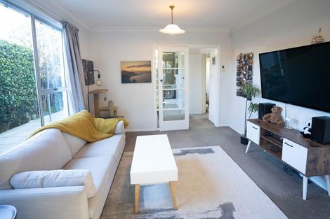 Photo of property in 35 Montclare Avenue, Avonhead, Christchurch, 8042