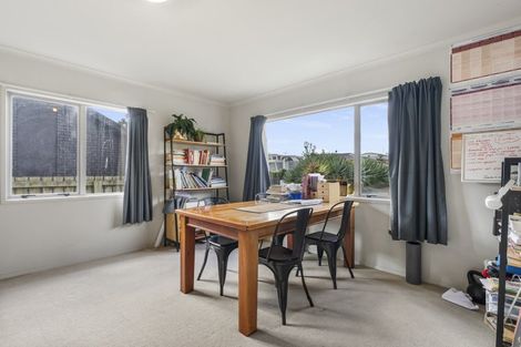Photo of property in 10 Gordon Road, Mount Maunganui, 3116