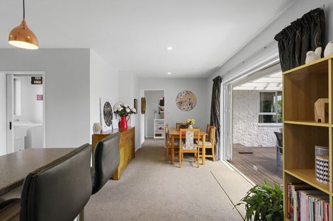 Photo of property in 2 Kahukura Road, Hei Hei, Christchurch, 8042