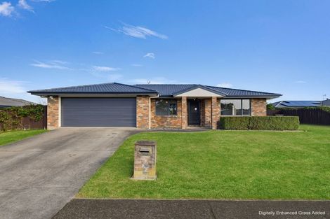 Photo of property in 46 Riverside Drive, Waiuku, 2123
