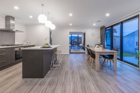 Photo of property in 22 Queen Charlotte Drive, Aotea, Porirua, 5024