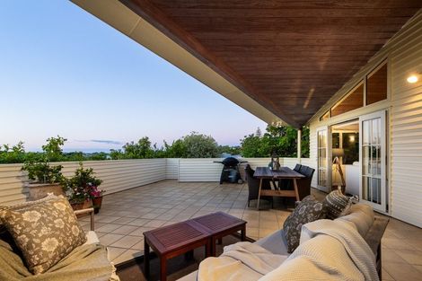 Photo of property in 2/93 Kowhai Road, Mairangi Bay, Auckland, 0630