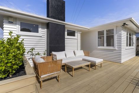 Photo of property in 42 Ellis Avenue, Mount Roskill, Auckland, 1041