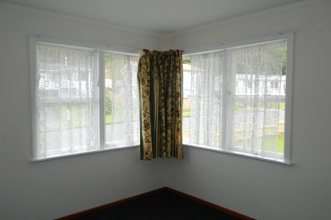 Photo of property in 43 Cardiff Crescent, Cannons Creek, Porirua, 5024