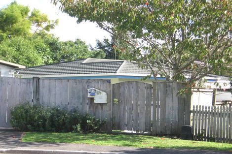 Photo of property in 13 Styca Place, Sunnyvale, Auckland, 0612