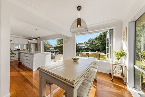 Photo of property in 4 Divich Avenue, Te Atatu South, Auckland, 0610