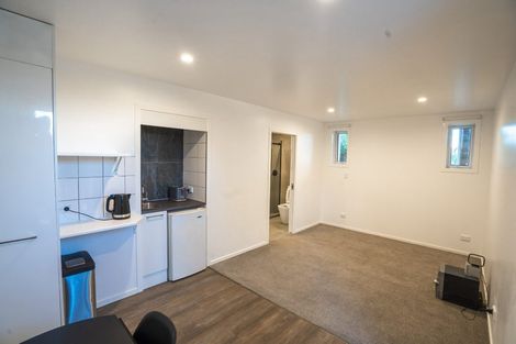 Photo of property in 2/829 East Coast Road, Northcross, Auckland, 0630