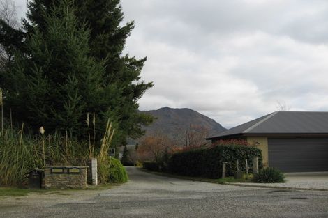 Photo of property in 176 Beacon Point Road, Wanaka, 9305