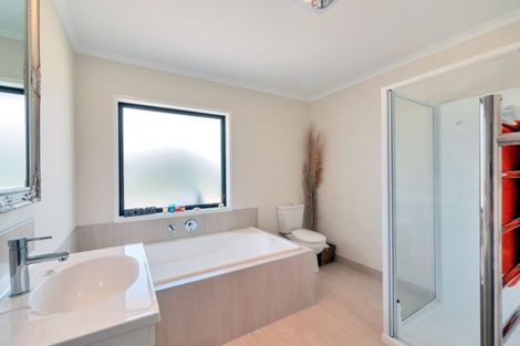 Photo of property in 41 Omana Avenue, Shelly Beach, Helensville, 0874