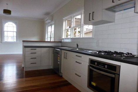 Photo of property in 9 Medway Street, Island Bay, Wellington, 6023