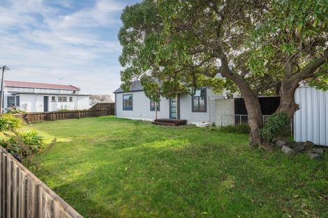 Photo of property in 76 Hawke Street, New Brighton, Christchurch, 8083