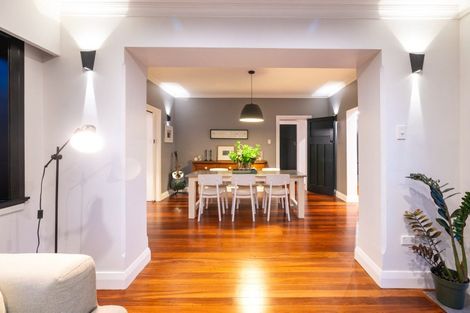 Photo of property in 9 Easdale Street, Kelburn, Wellington, 6012