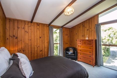 Photo of property in 13 Reynolds Place, Torbay, Auckland, 0630