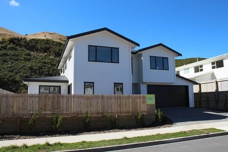 Photo of property in 29 Farnworth Terrace, Churton Park, Wellington, 6037