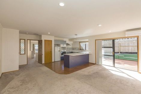 Photo of property in 40 Pigeon Mountain Road, Half Moon Bay, Auckland, 2012