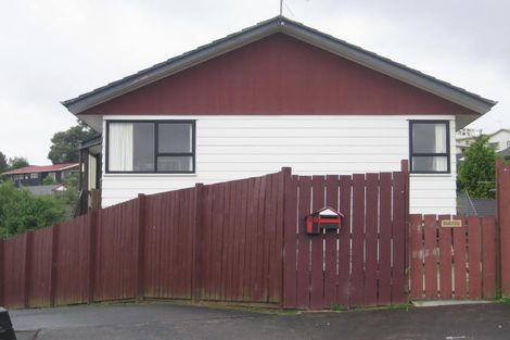 Photo of property in 2/20 Leiden Place, Totara Vale, Auckland, 0629