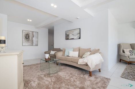 Photo of property in 1 Endymion Place, Half Moon Bay, Auckland, 2012