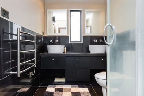 Photo of property in 21 Fairview Place, Havelock North, 4130