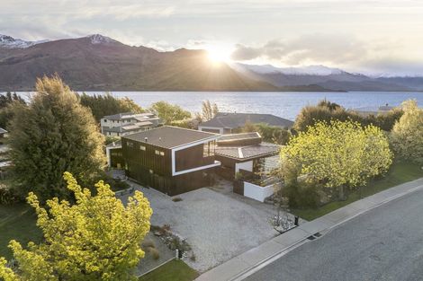 Photo of property in 3 Baker Grove, Wanaka, 9305