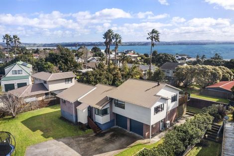 Photo of property in 2 Litchfield Place, Clarks Beach, 2122