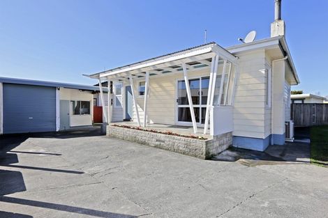 Photo of property in 916 Grove Road, Mayfair, Hastings, 4122