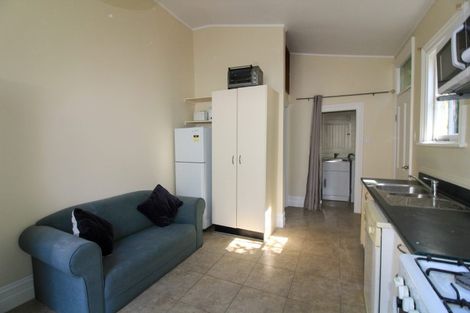 Photo of property in 14a Kelburn Parade, Kelburn, Wellington, 6012