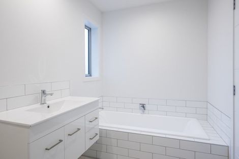 Photo of property in 3 Mirek Street, Waikanae, 5036