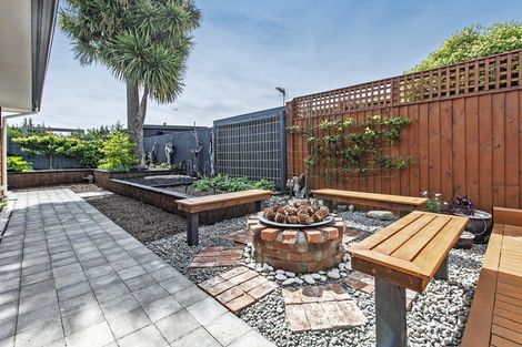 Photo of property in 27 Reserve Road, Waikuku Beach, 7473