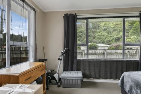 Photo of property in 20 Sunny Grove, Wainuiomata, Lower Hutt, 5014