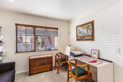 Photo of property in 33 Lakeridge Close, Rangatira Park, Taupo, 3330