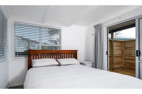 Photo of property in 2/144a Mcleod Road, Te Atatu South, Auckland, 0610