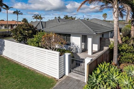 Photo of property in 16 Palm Beach Boulevard, Papamoa Beach, Papamoa, 3118
