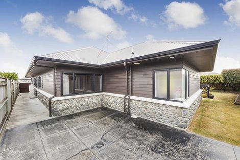 Photo of property in 6 Manhattan Court, Kelvin Grove, Palmerston North, 4414