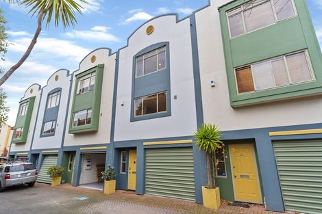 Photo of property in Lakeview Terrace, 27/14 Ambrico Place, New Lynn, Auckland, 0600