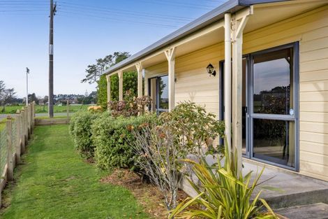 Photo of property in 106 Smart Road, Glen Avon, New Plymouth, 4312