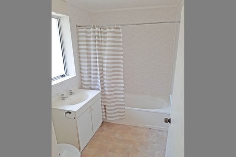 Photo of property in 42 Mildmay Road, Henderson, Auckland, 0610