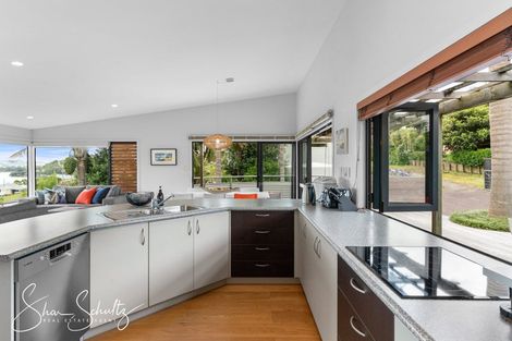 Photo of property in 24 Oxford Street, Whakapirau, Maungaturoto, 0583