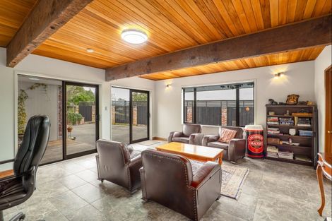 Photo of property in 100 Mount Pleasant Road, Mount Pleasant, Christchurch, 8081