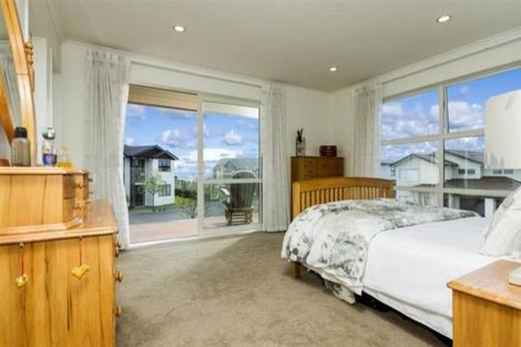 Photo of property in 4 Eastreef Court, Long Bay, Auckland, 0630