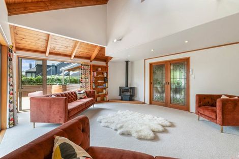 Photo of property in 2/60 Aberdeen Road, Campbells Bay, Auckland, 0620