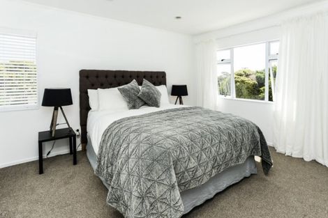 Photo of property in 243 Clifton Road, Te Awanga, 4102