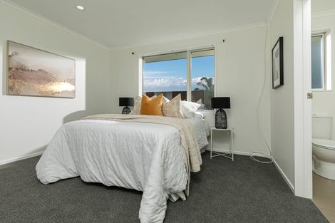 Photo of property in 9 Bonny Crescent, Massey, Auckland, 0614