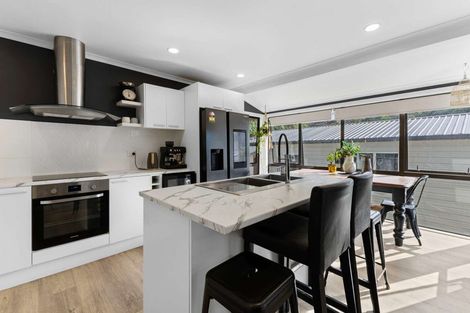 Photo of property in 7 Waterloo Place, Westown, New Plymouth, 4310